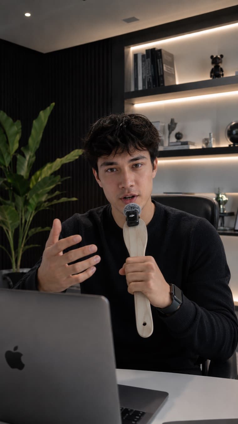 Desk Review AI UGC ad example